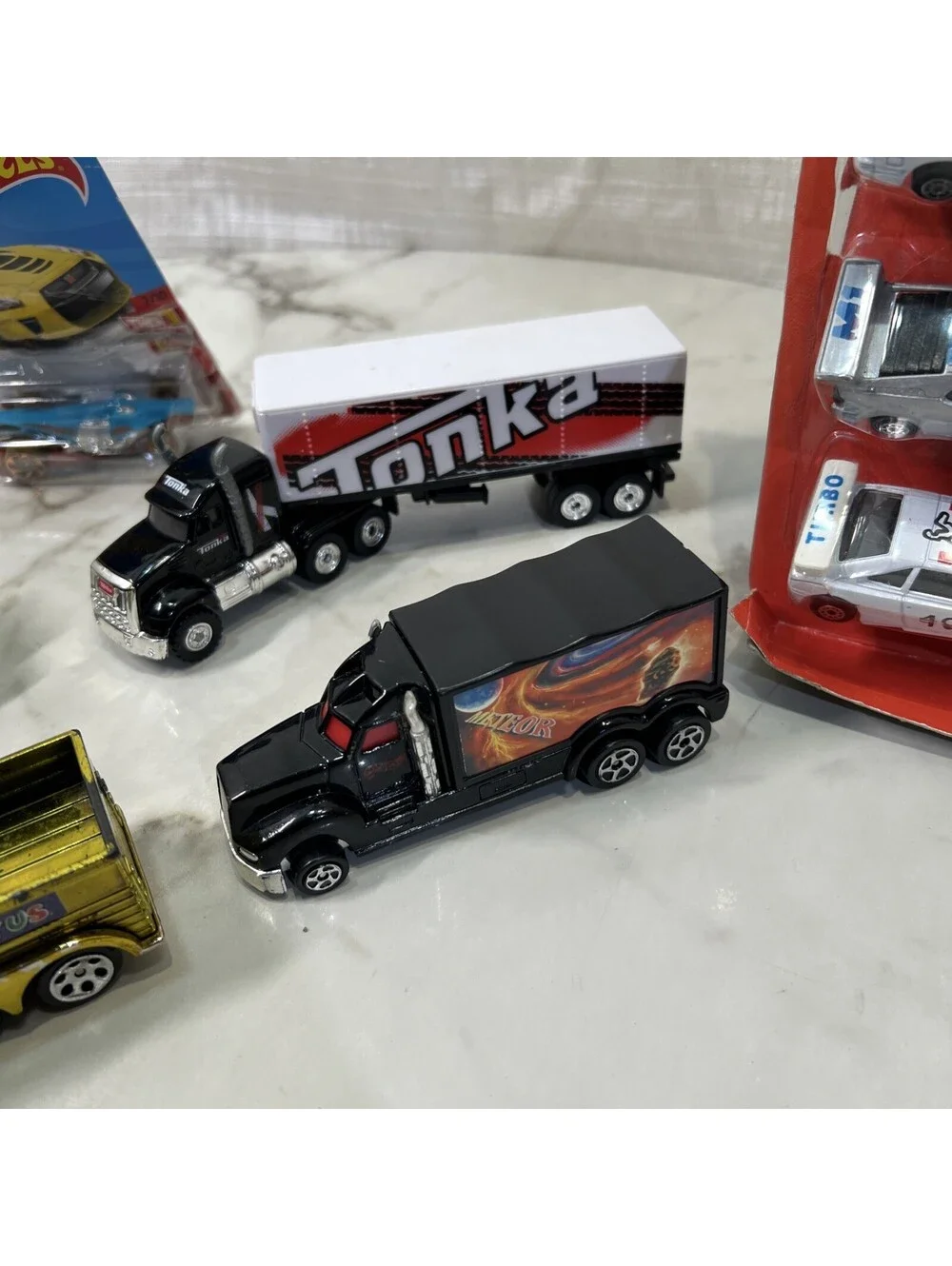 Hot Wheels Tractor Trucks Hauler Lot 14 Cars 3NEW Pack10 In  4 Used